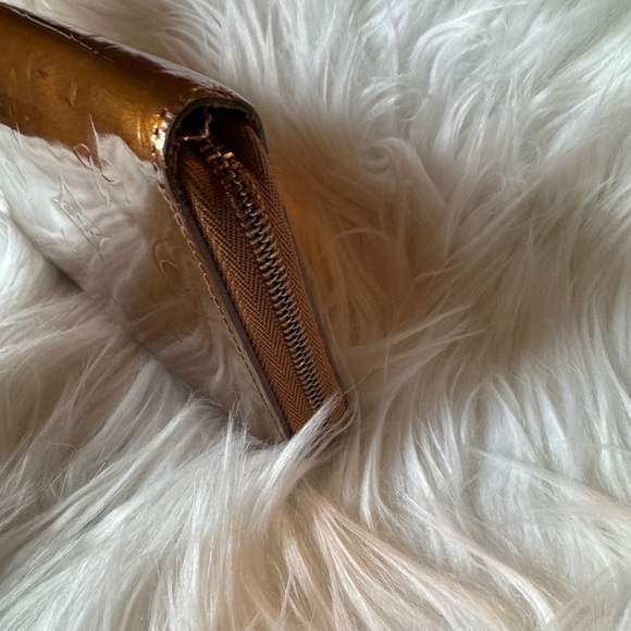 Louis Vuittion Vernis Mongram Wallet - Picture 5 of 7